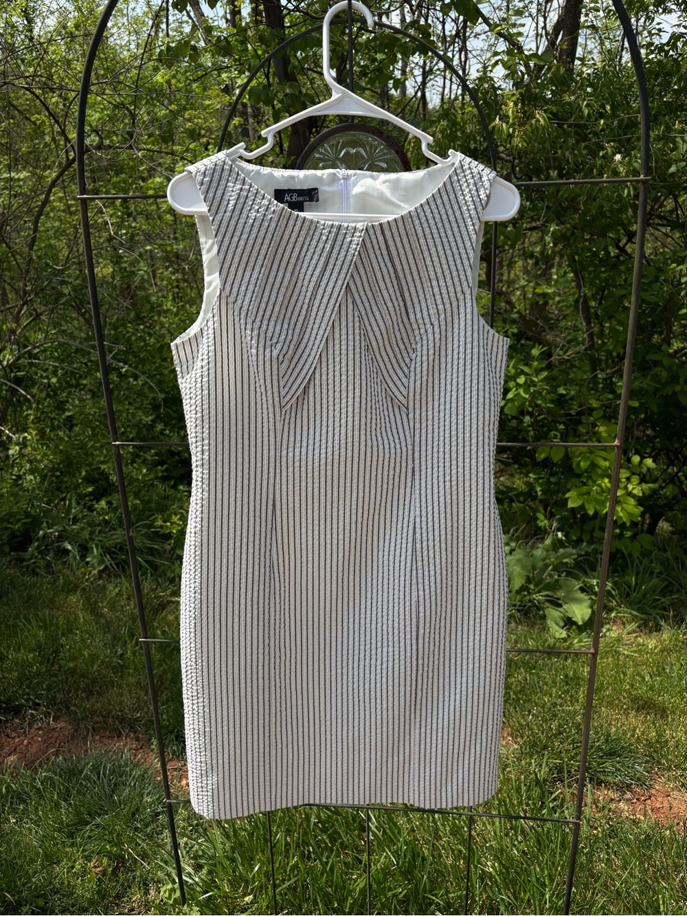 Vintage Knee Length Dress Sleeveless Women Size 10 Gray White Stripe Seersucker